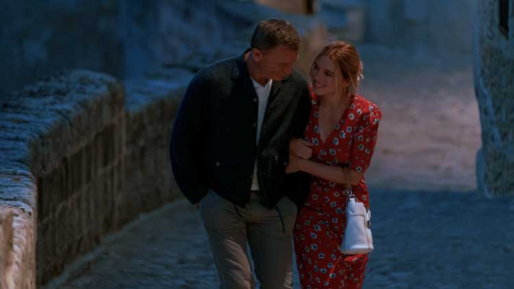 Daniel Craig como James Bond y Léa Seydoux como Dr. Madeleine Swann en 'No time to die'