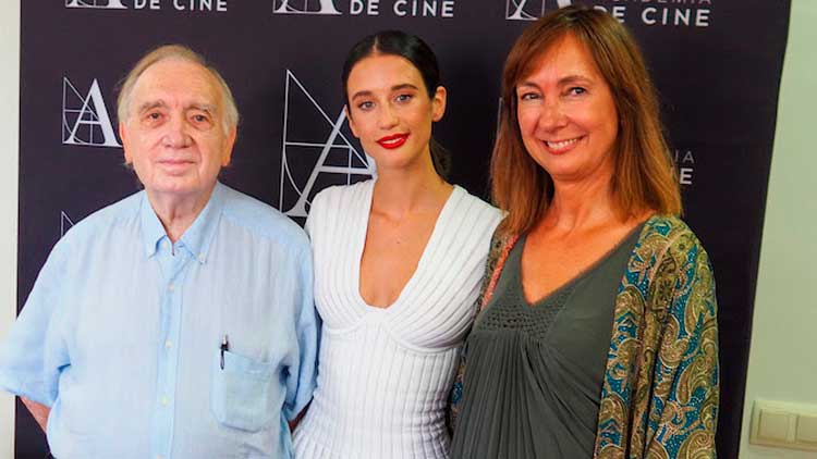 El director de la Academia Fernando Méndez-Leite, la actriz María Pedraza y la notaria Eva Fernández