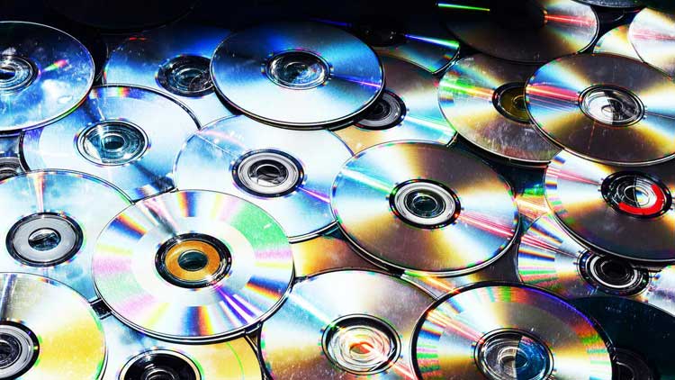 El declive del formato físico: Las películas en DVD y Blu-ray desaparecen  de las tiendas principales 