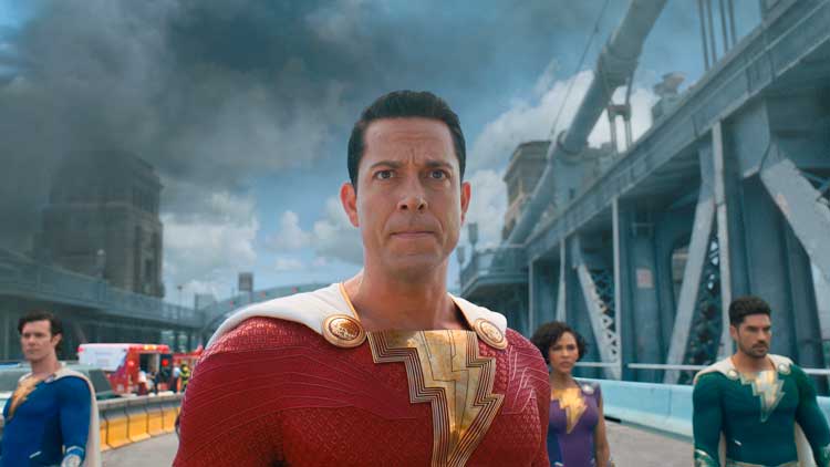 Zachary Levi como Shazam