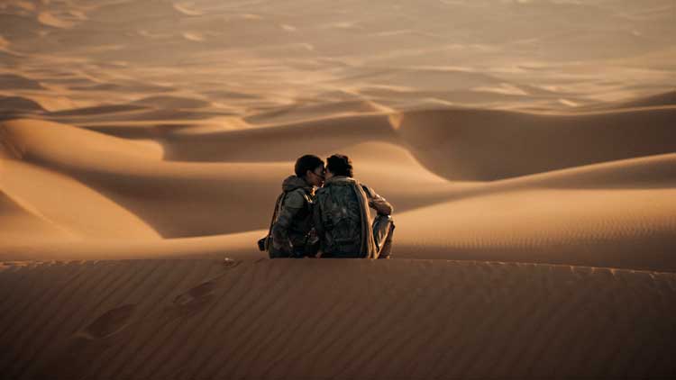 Zendaya como Chani y Timothée Chalamet como Paul Atreides en 'Dune: Parte Dos'