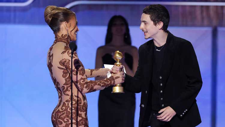Timothée Chalamet se lleva el Globo de Oro a mejor interpretación masculina en musical o comedia por 'Marty Supreme'