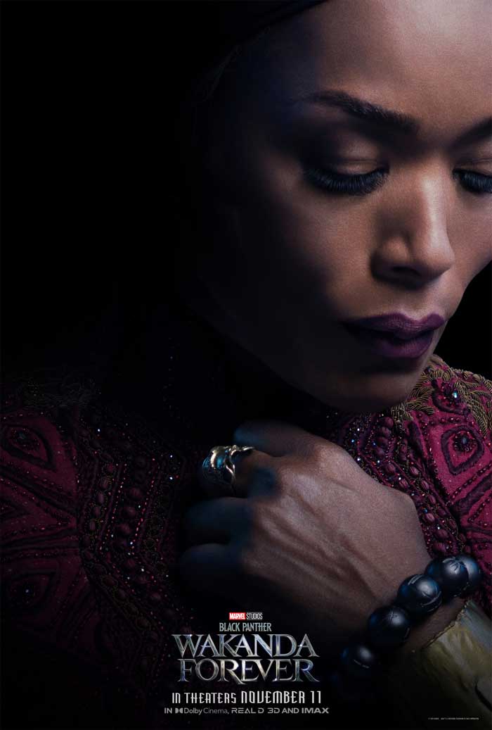 Black Panther: Wakanda forever - cartel Angela Bassett es Ramonda