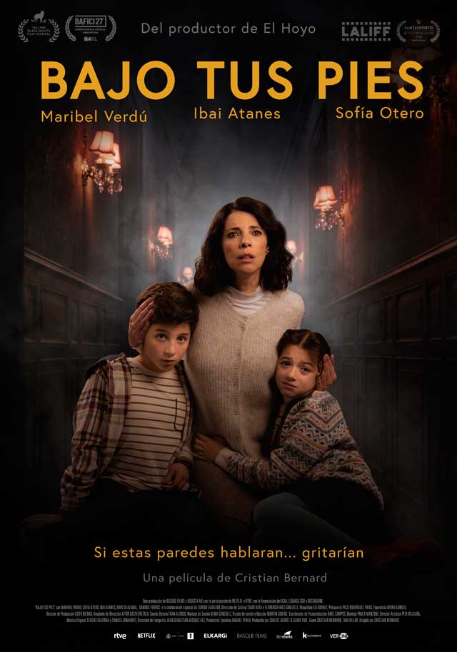 Bajo tus pies - cartel
