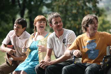 No me pidas que te bese porque te besaré