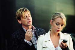 Una chica cortada en dos