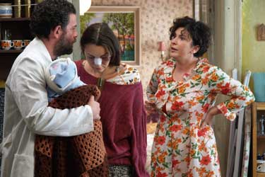 La mujer con la nariz rota