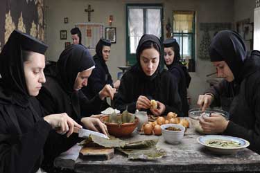 Más allá de las colinas