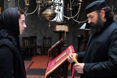 Más allá de las colinas