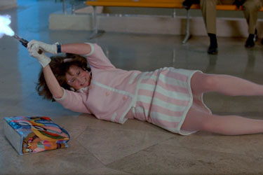 Con la pata quebrada