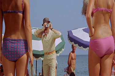 Con la pata quebrada