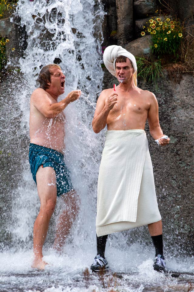 Dos tontos todavía más tontos