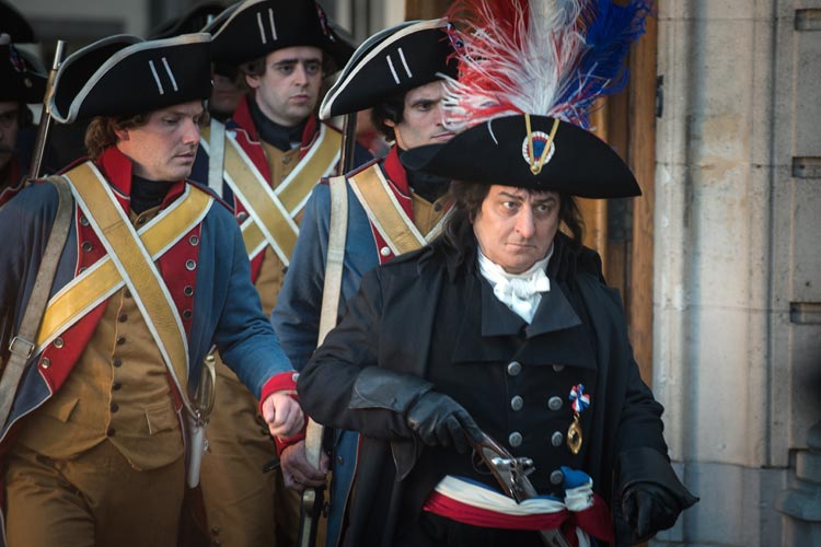 Los visitantes la lían (en la revolución francesa)