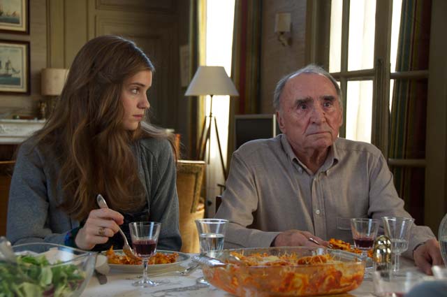 El Sr. Henri comparte piso