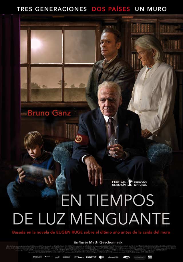 En tiempos de luz menguante - cartel