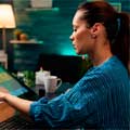 Artistas digitales creación de contenido visual con IA