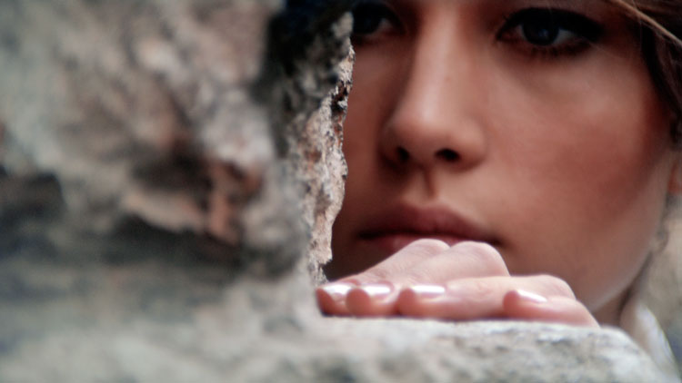 Martini spot Begin desire 2 con Elena Mirela