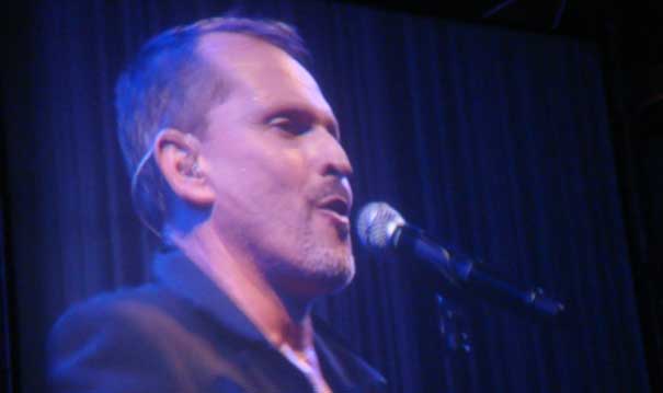 Miguel Bosé León 3