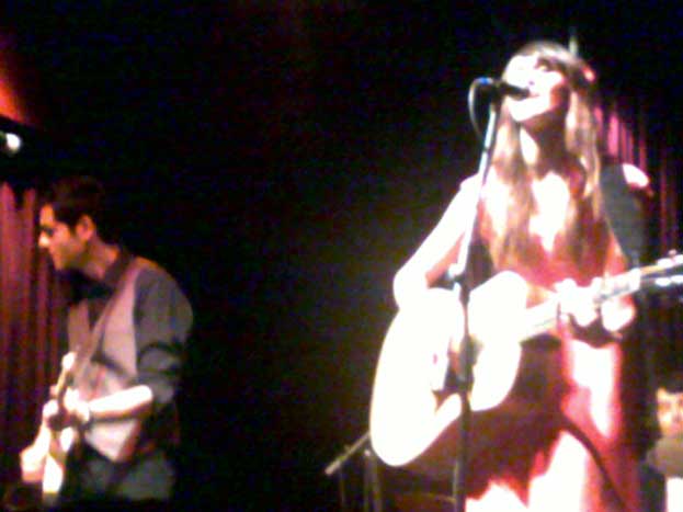 The Bright en concierto en León