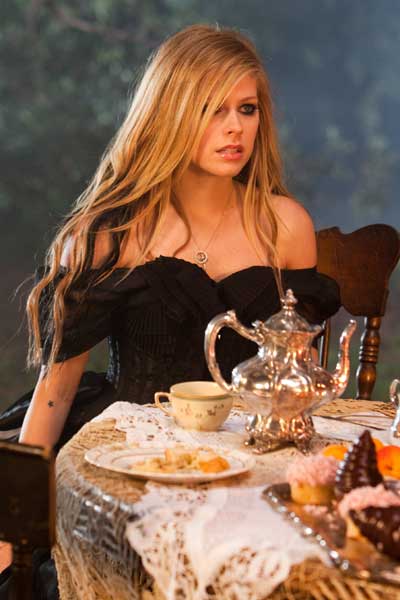 Avril Lavigne Videoclip Alicia en el país de las maravillas