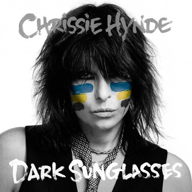 Chrissie Hynde: Dark sunglasses - portada