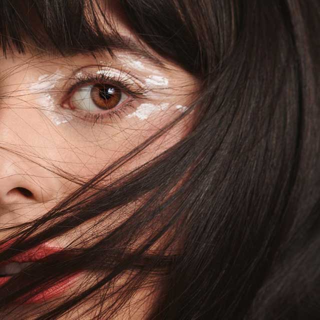 Foxes: Woman - portada