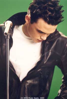 Sagoma Di Cartone Grandezza Naturale Gareth Gates (in Abito) - Celebrity Cutouts Autentica