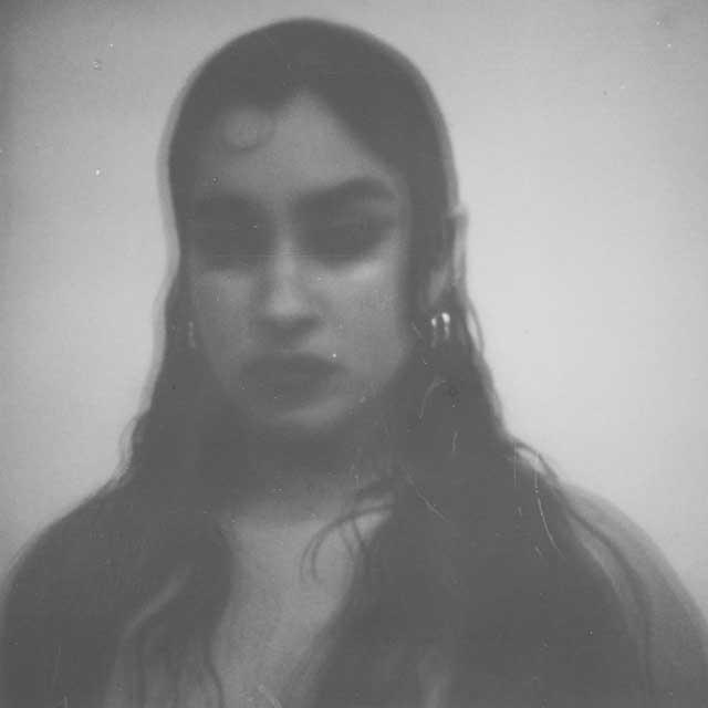 Lauren Jauregui: In between - portada
