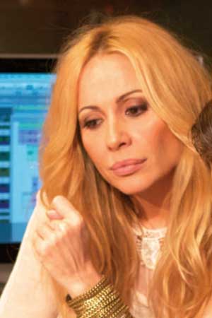 Marta Sánchez Doblaje Enredados