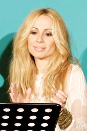 Marta Sánchez Doblaje Enredados