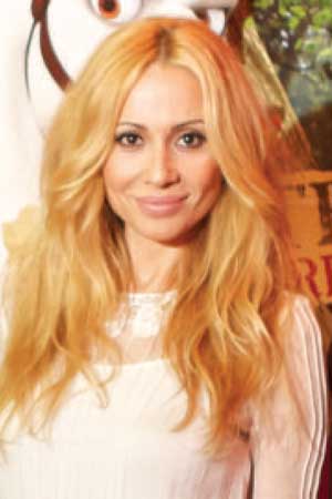 Marta Sánchez Doblaje Enredados