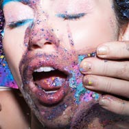 Miley Cyrus: Miley Cyrus and her dead Petz - portada mediana