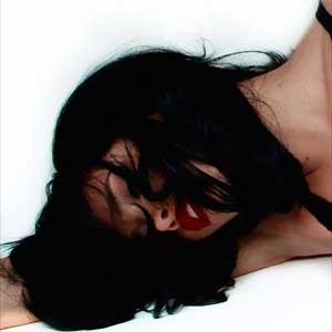 Nessa Barrett: Tough love - portada mediana