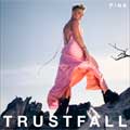 Pink: Trustfall - portada reducida