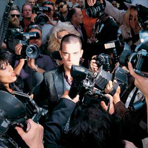 Robbie Williams: Life thru a Lens 25 - portada mediana