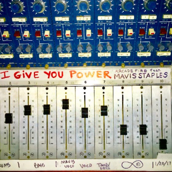 Arcade Fire con Mavis Staples: I give you power - portada