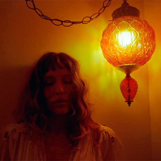 Lennon Stella: Sleeping lion - portada