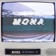 Mona: In the middle - portada mediana