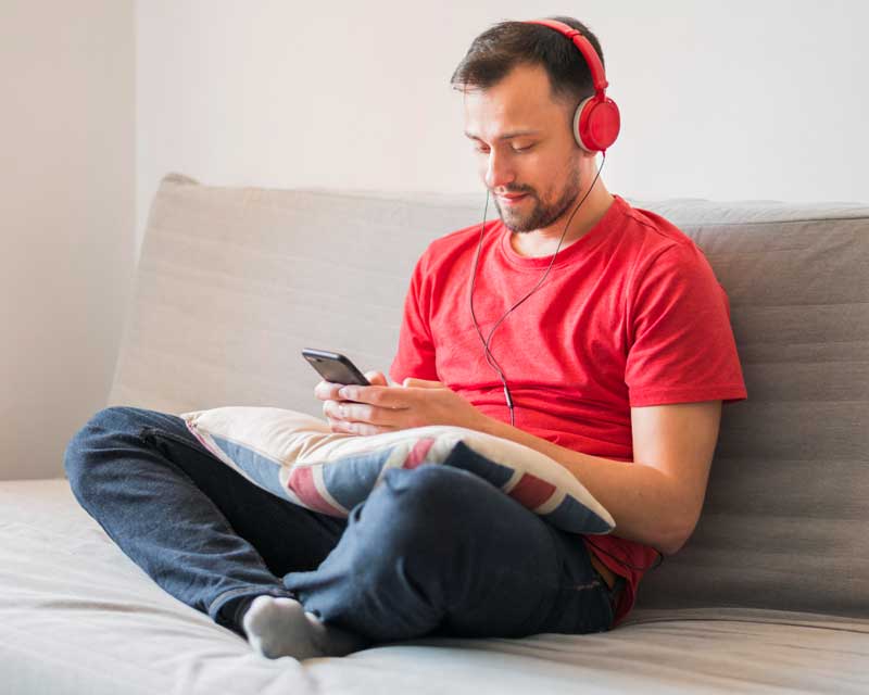 Escuchando música 3
