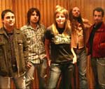 Kiss away the rain, nuevo disco de Euro-Trash Girl