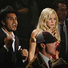 Shakira grabó el videoclip de Ilegal en México