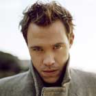 Will Young sale de gira