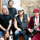 AC/DC arrasa en las listas de ventas