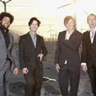 Crowded House ficha por Universal