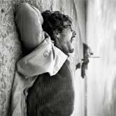 La sonrisa de Julia firma por Warner Music