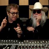 Elton John se aleja del pop
