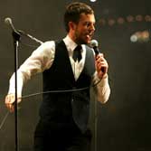 Brandon Flowers comienza presentaciones en solitario
