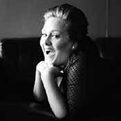 Adele arrasa en las listas de ventas