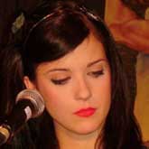 Virginia Labuat presenta en directo su segundo album