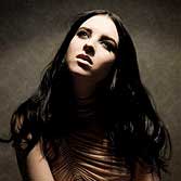 Ella es Clare Maguire